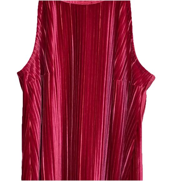 Torrid Red Velvet Tank Pleated High Neck Goddess Blouse (Torrid Size 00) Medium - Picture 4 of 7